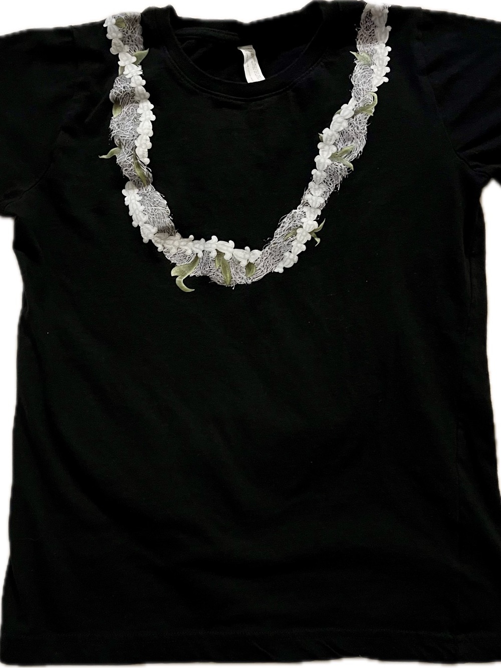 Lei Pikake Tee